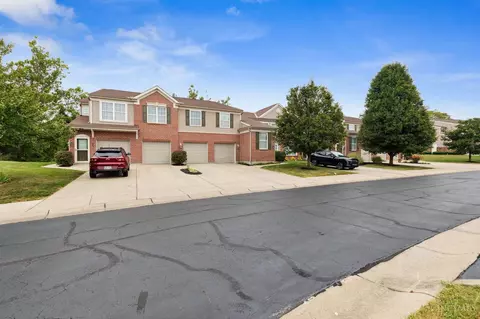 1396 Shadowood Trl, Hamilton Township, OH 45039 photo 2