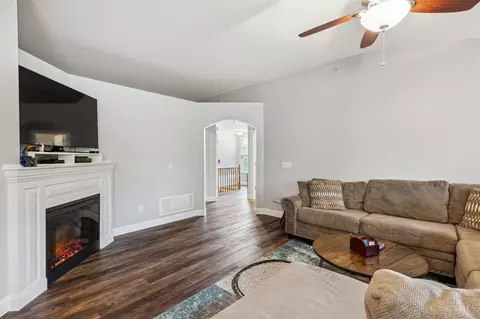 1396 Shadowood Trl, Hamilton Township, OH 45039 photo 7