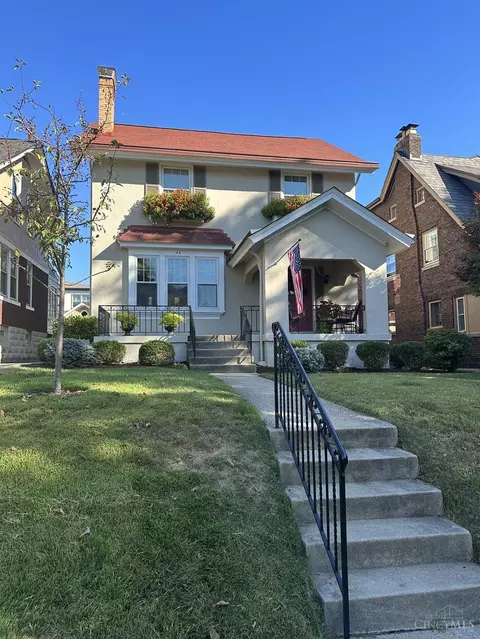 44 Arcadia Pl, Cincinnati, OH 45208