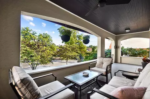 17 Arcadia Pl, Cincinnati, OH 45208 photo 3