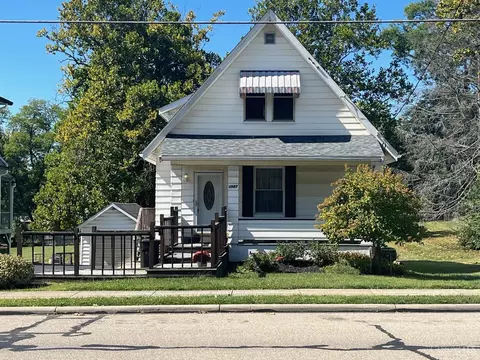 3987 Washington, Cheviot, OH 45211