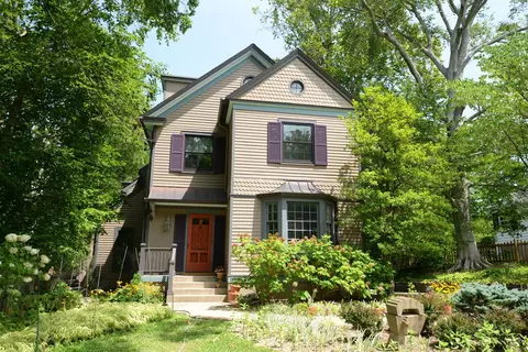 3662 Grandin Rd, Cincinnati, OH 45226