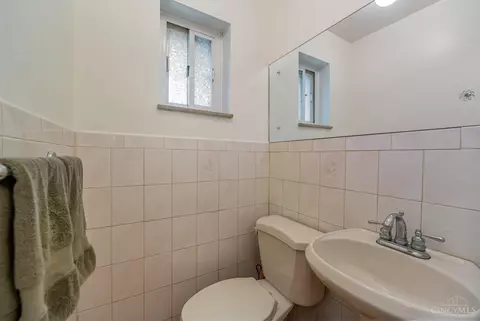 671 Doepke Ln, Cincinnati, OH 45231 photo 13