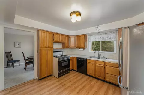 671 Doepke Ln, Cincinnati, OH 45231 photo 6