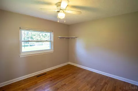 862 Locust Cor, Cincinnati, OH 45245 photo 22