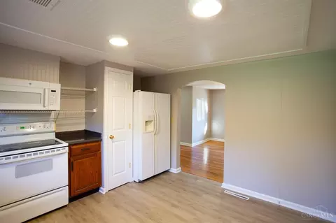 862 Locust Cor, Cincinnati, OH 45245 photo 13