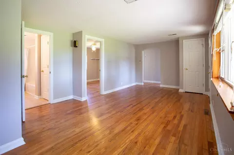 862 Locust Cor, Cincinnati, OH 45245 photo 7