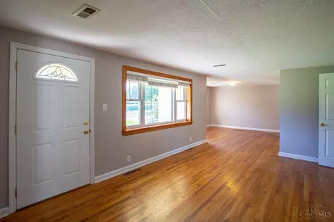 862 Locust Cor, Cincinnati, OH 45245 photo 8