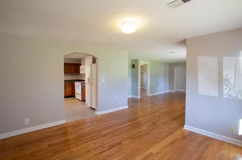 862 Locust Cor, Cincinnati, OH 45245 photo 10