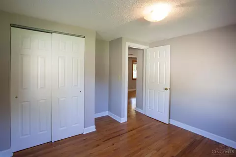 862 Locust Cor, Cincinnati, OH 45245 photo 20