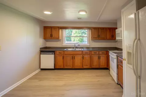 862 Locust Cor, Cincinnati, OH 45245 photo 11