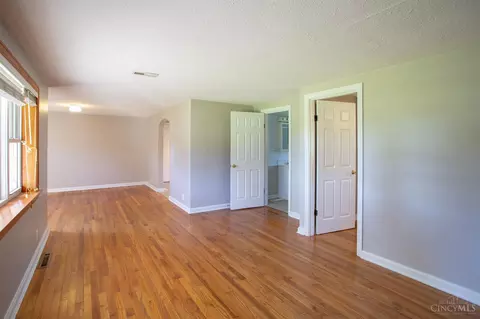 862 Locust Cor, Cincinnati, OH 45245 photo 6
