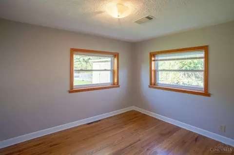862 Locust Cor, Cincinnati, OH 45245 photo 19