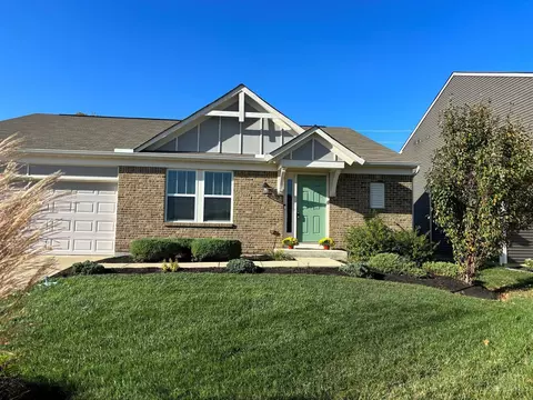 1592 Bear Lake Dr, Lebanon, OH 45036