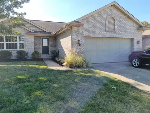 2101 Pine Valley Dr, Hamilton, OH 45013