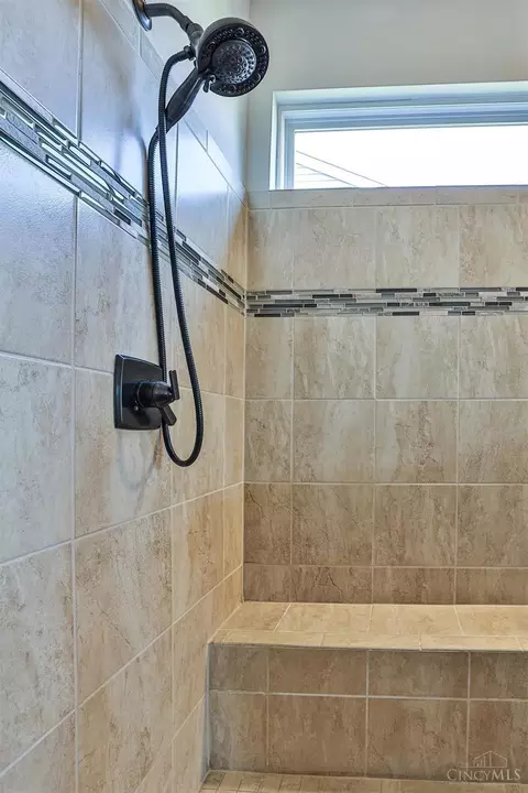 Bath - 1237 Huntwick, Hamilton Township, OH 45039 photo 2 of 3