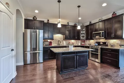 Kitchen - 1237 Huntwick, Hamilton Township, OH 45039 photo 1 of 3