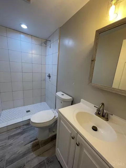 2422 Halstead, Cincinnati, OH 45214 photo 25