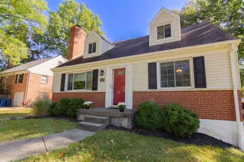 6058 Johnson St, Madeira, OH 45243