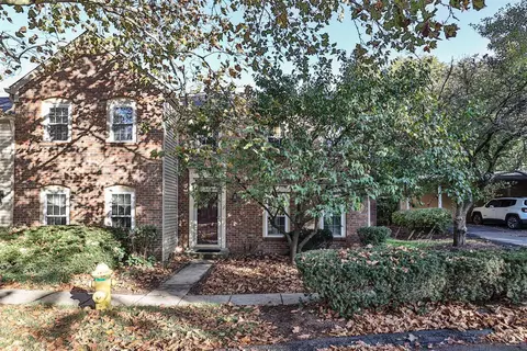 11 Woodsview Ln, Sharonville, OH 45241