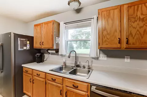 210 Deershadow Rd, Maineville, OH 45039 photo 11