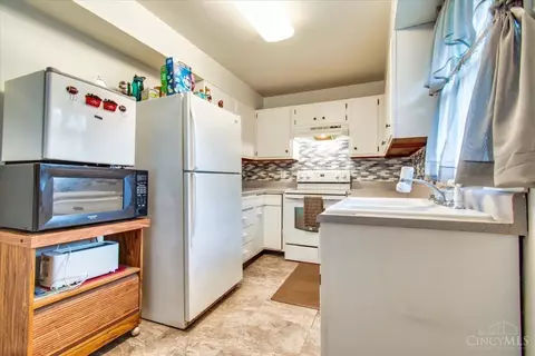 4780 Castleton Dr, Fairfield, OH 45014 photo 2
