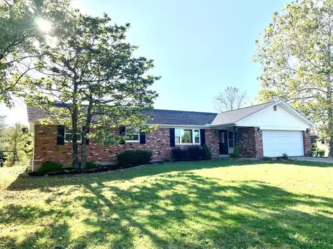 9017 Saxton Dr, West Chester, OH 45069