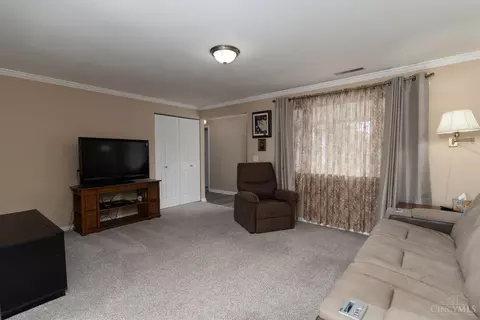 5414 Cleander Dr, Cincinnati, OH 45238 photo 4