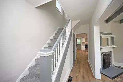 172 Ivanhoe Ave, Cincinnati, OH 45233 photo 4