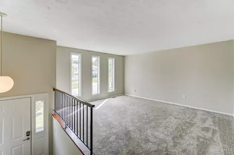 4375 Champdale Ln, Cincinnati, OH 45238 photo 6