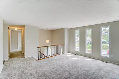 4375 Champdale Ln, Cincinnati, OH 45238 photo 9