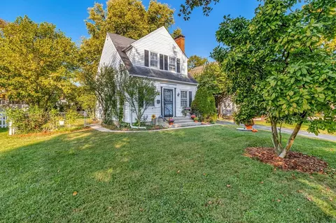 211 Grove, Cincinnati, OH 45215 photo 2