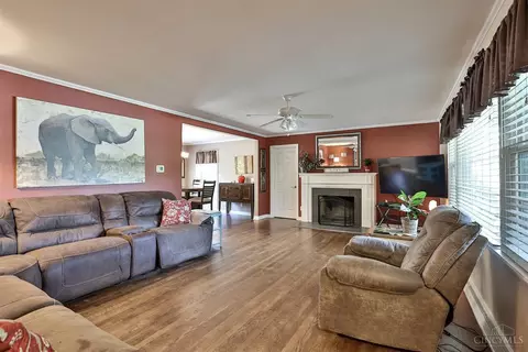 7329 Commonwealth Dr, Cincinnati, OH 45224 photo 4