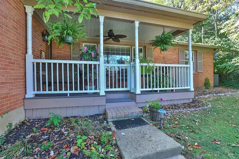 7329 Commonwealth Dr, Cincinnati, OH 45224 photo 3
