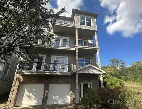 2206 Riverside Dr, Cincinnati, OH 45202