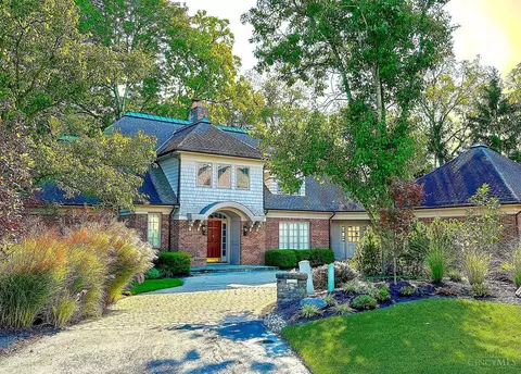 20 Hampton Ln, Cincinnati, OH 45208