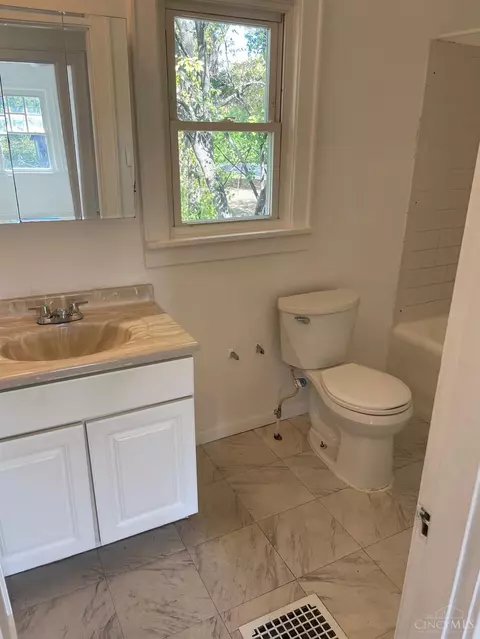 2690 Shaffer, Cincinnati, OH 45211 photo 18