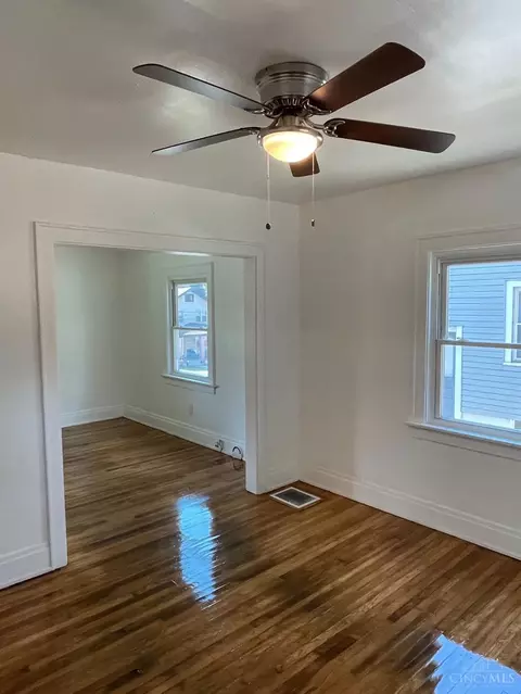 2690 Shaffer, Cincinnati, OH 45211 photo 6