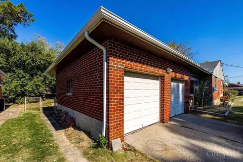 796 Mayjo Ct, Cincinnati, OH 45224 photo 5