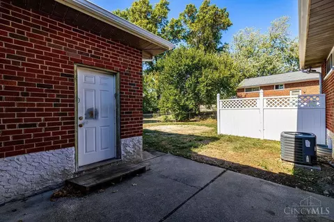 796 Mayjo Ct, Cincinnati, OH 45224 photo 10
