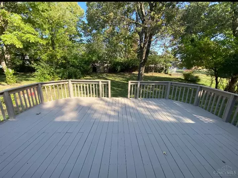 524 Observatory Dr, Springdale, OH 45246