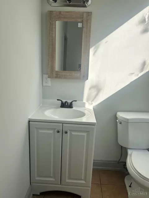 Bath - 2622 Hemlock, Cincinnati, OH 45206 photo 1 of 4