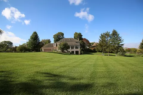 7371 Willowood Dr, West Chester, OH 45241