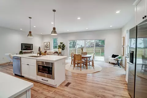 6908 Roe, Cincinnati, OH 45227 photo 8