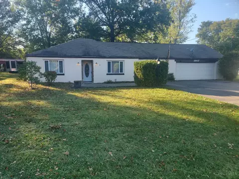 3907 Dieckman Ln, Cincinnati, OH 45245