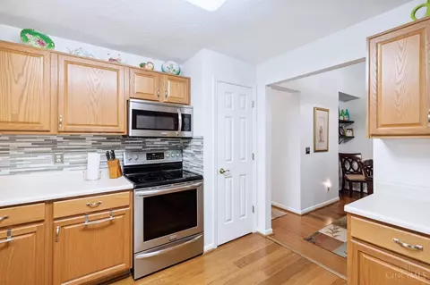 5113 N Bnd, Cincinnati, OH 45211 photo 9