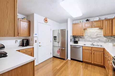 5113 N Bnd, Cincinnati, OH 45211 photo 8