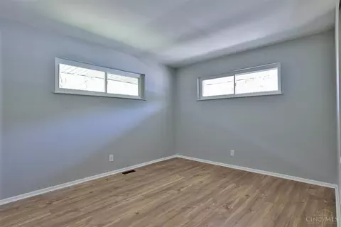 8875 Planet Dr, Cincinnati, OH 45231 photo 12