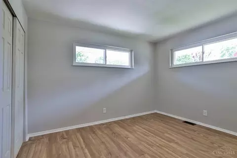8875 Planet Dr, Cincinnati, OH 45231 photo 16