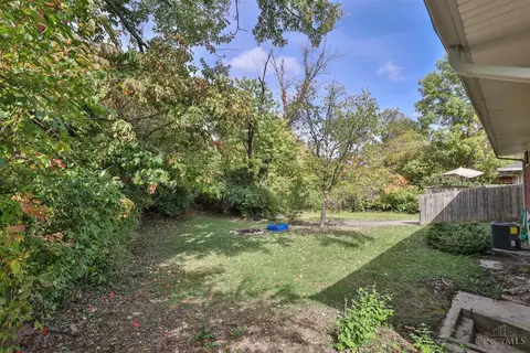8875 Planet Dr, Cincinnati, OH 45231 photo 23